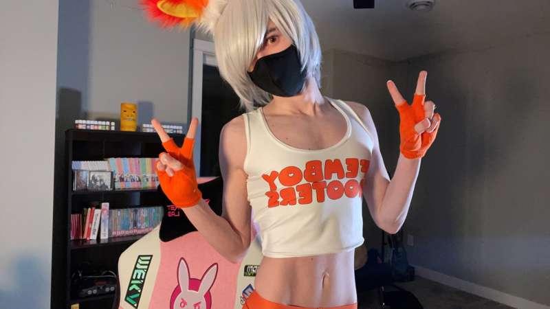 Femboy Hooters picture set🦉🦉 Wanna try my thighs and ranch c..