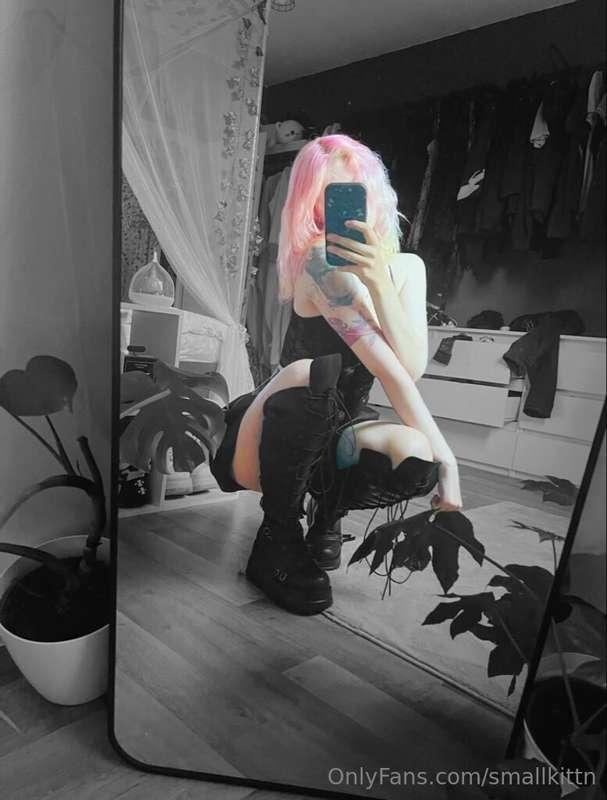 🖤I got myself new shoes🖤