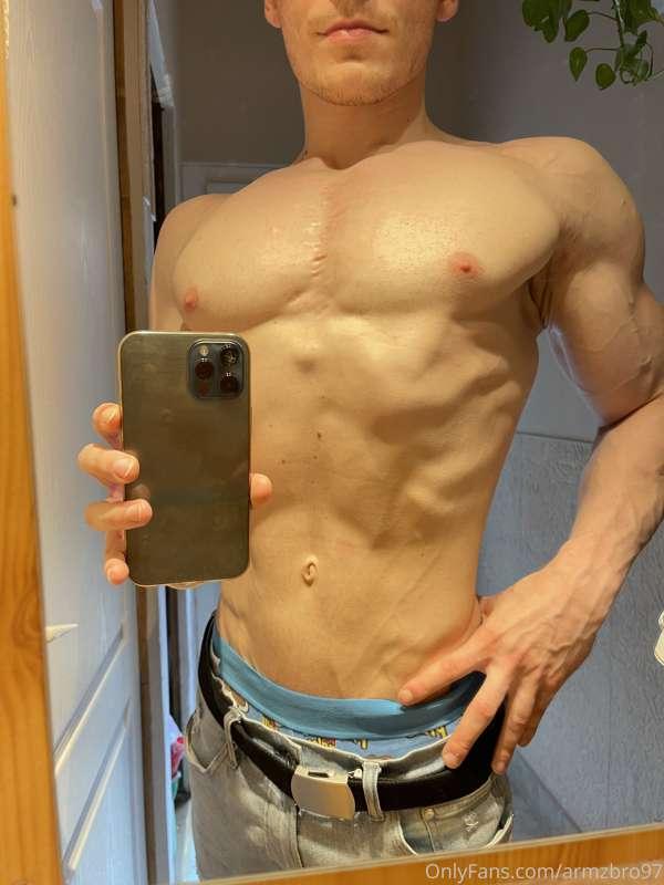 armzbro97 image #0