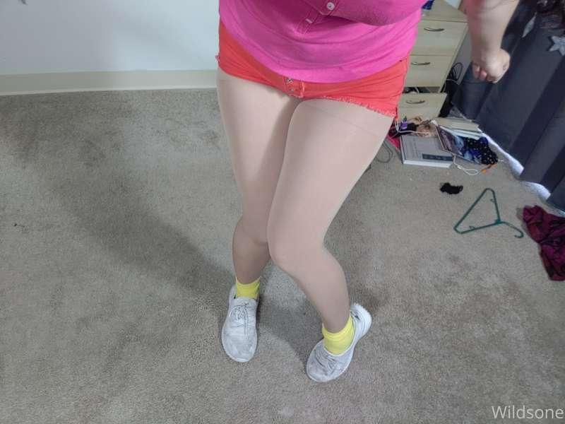 Legs for days >=]