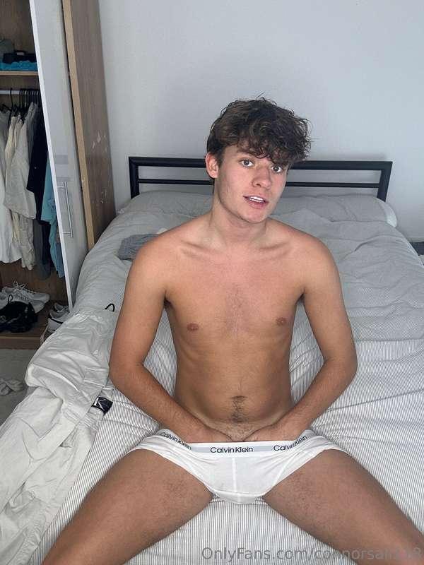 Cum take a look baby 😏