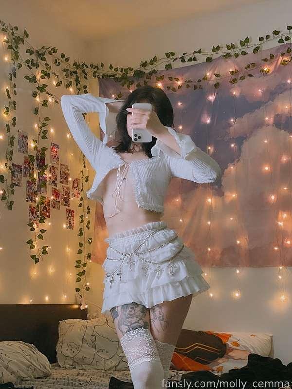 molly_cemma image #1