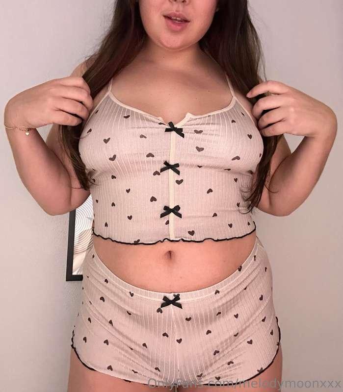 Wish your cock was inside me rn..😏