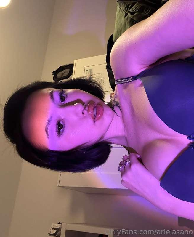 ◕⩊◕