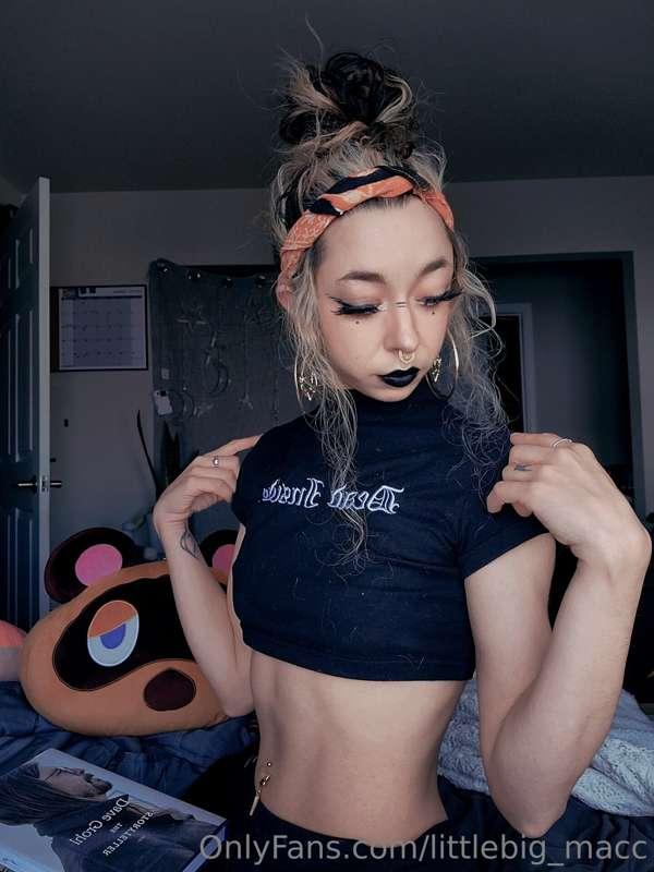 So anyways, how 'bout them Knicks?

*(That titty grab srsly ..