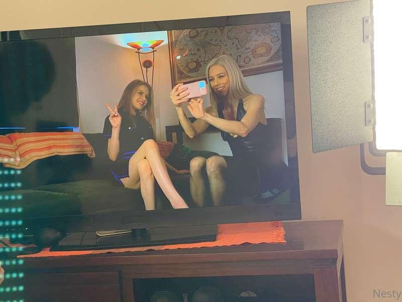 Backstage with Bonnie Dolce 🥰 we are there on the display 😃