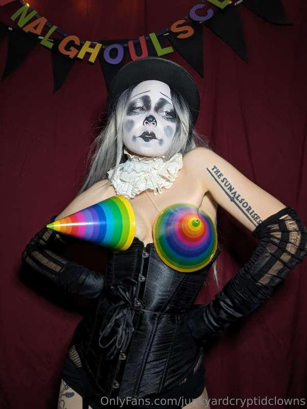 Skelly's got a bone to pick with Klüna. 

Wrong answers only..