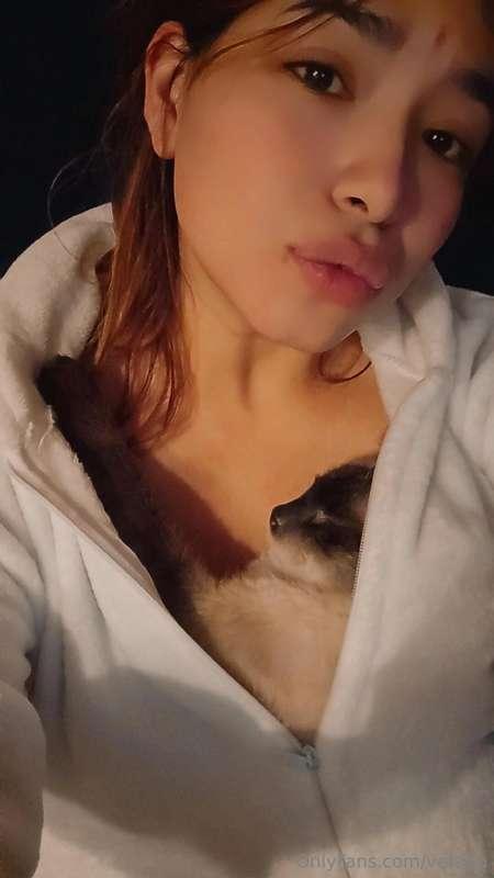 I wish I could keep you safe and warm like my little friend ..