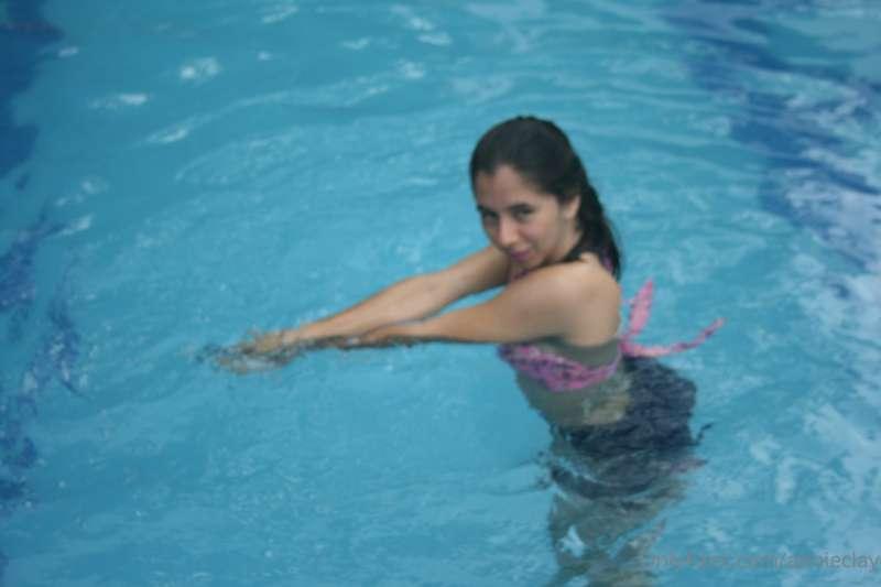 Vamos a nadar, sin limites como nos gusta
Let's swim, withou..