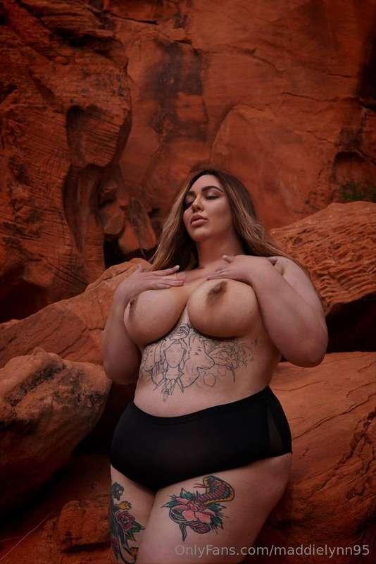 3 free videos when you sub to @katjauncensored 😇 She’s a MEG..