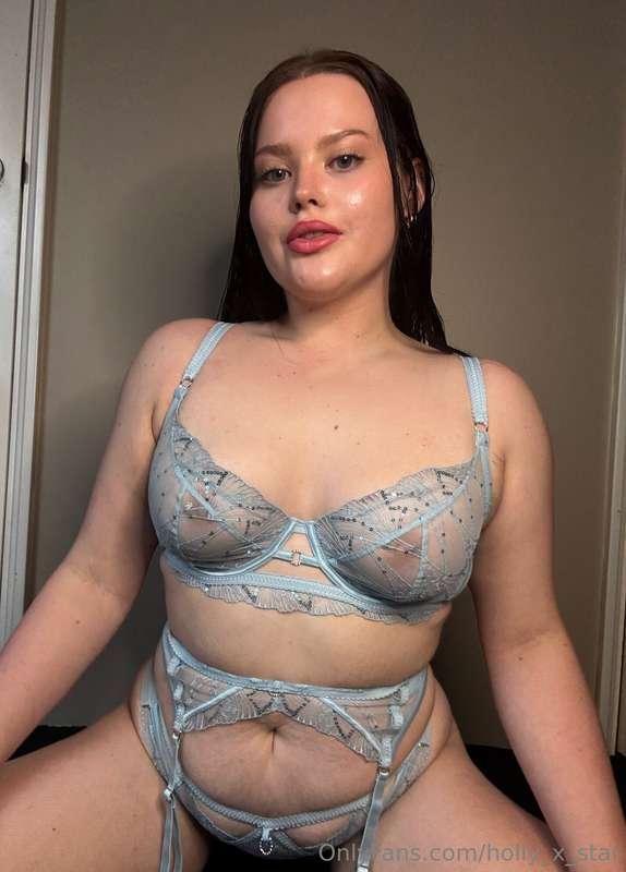 Happy Saturday! 💙 I’m making custom content tomorrow, DM me ..