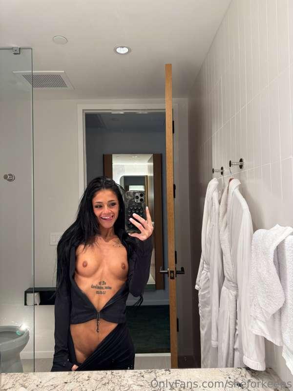 Did you know I'm the new FLESHLIGHT gurl?? DM me if you're g..