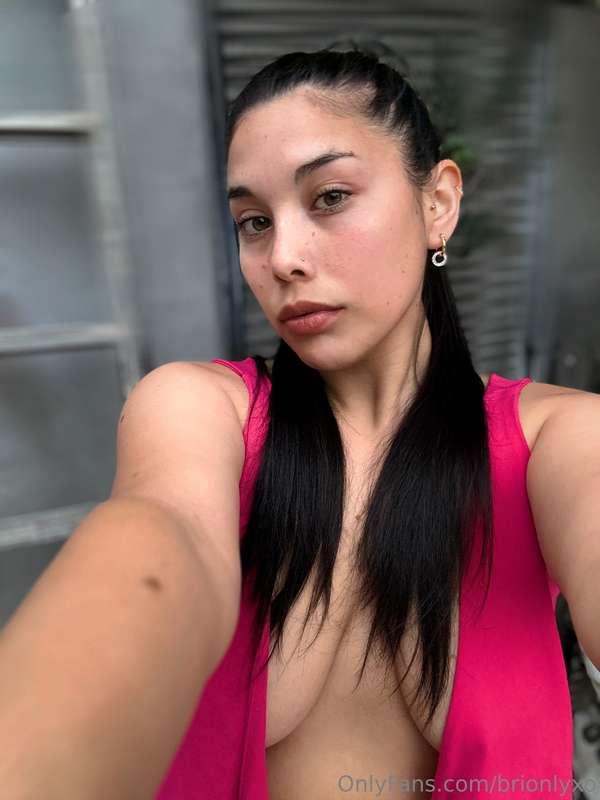 Do you think the color pink looks good on me? 💖😍