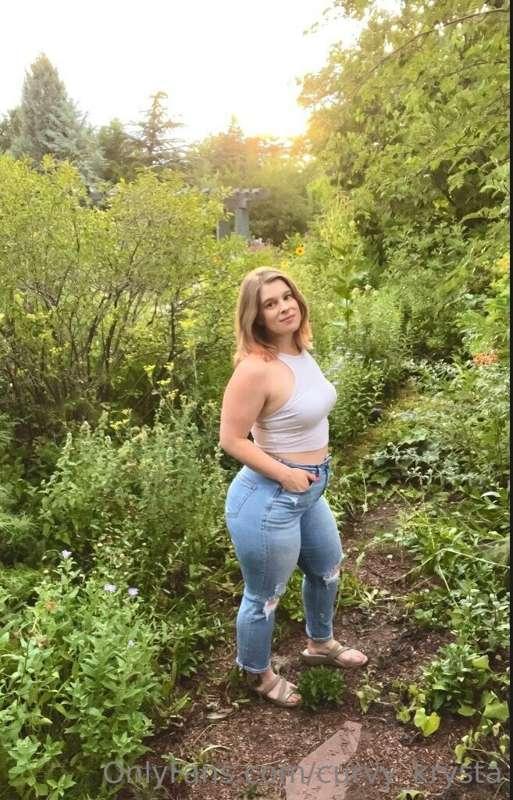 Wanna know how exciting outdoor fun is? 🍑😛