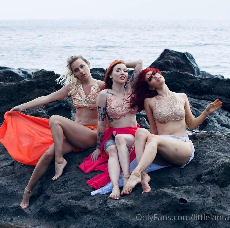 🧜🏼‍♀️🌊 Sea sirens 🌊🧜🏼‍♀️
@toychloe @evaray