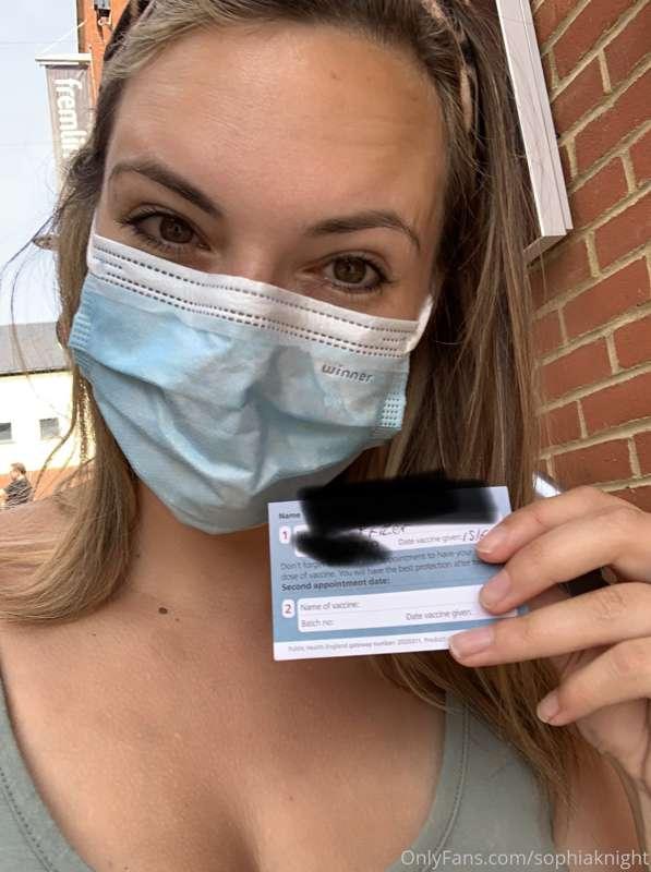 💉💉💉💉 Got my first vaccine today 😁