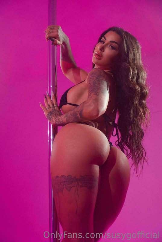 🔥 Are you in the mood for something REALLY hot? 🔥I'm doing p..