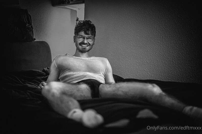 got me naked and laughing😜

📷instagram.com/aaron.p.bergmann