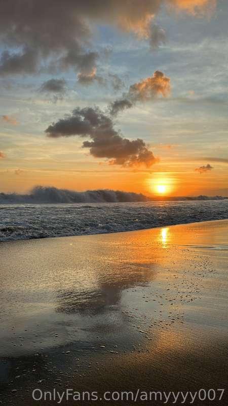 I miss Bali sunsets!!! 😭😭😭