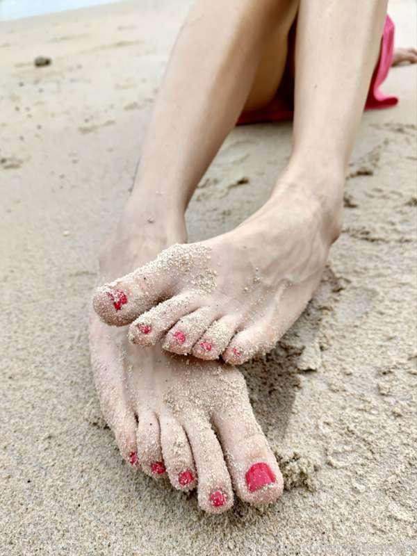 Sandy feet 👣