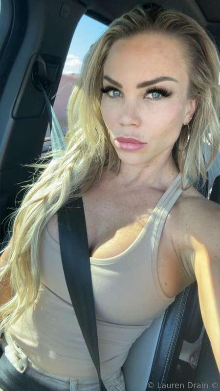 someone here told me they love my eyes and now i'm feeling m..
