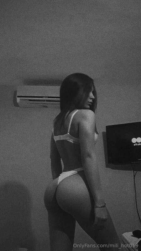 STOP SCROLLING 🖤 @candyjulii so kinky for her age..👀🌺but she..