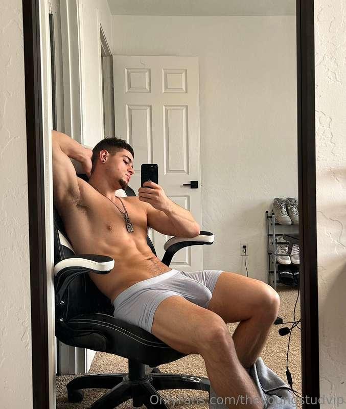 Double tap this pic if you’d take a seat😉