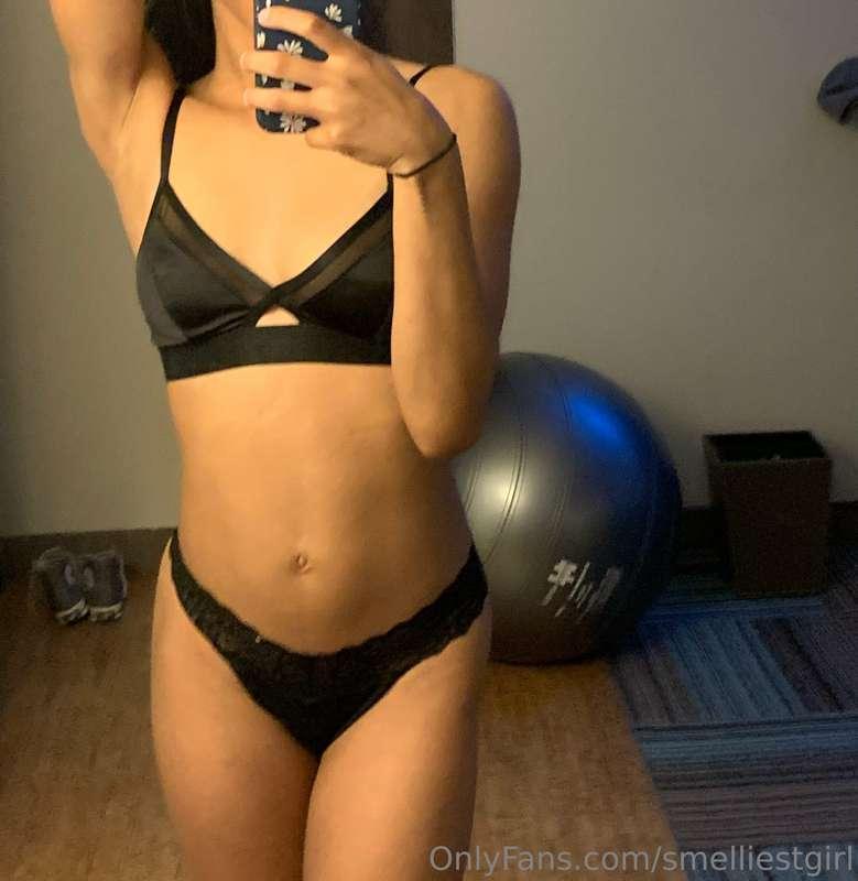 Cheapest I can make this photoset daddy!!! 
$3

DM me what y..