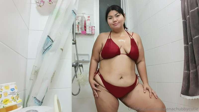🍑 in shower
