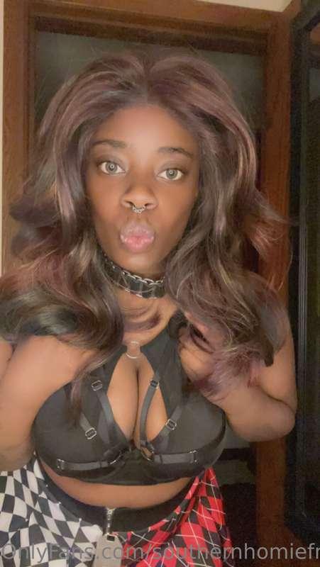 Good evening Daddy 😈 Find me in DMs