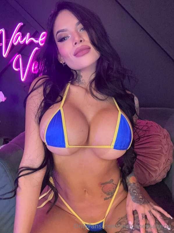 Worship my body 😈