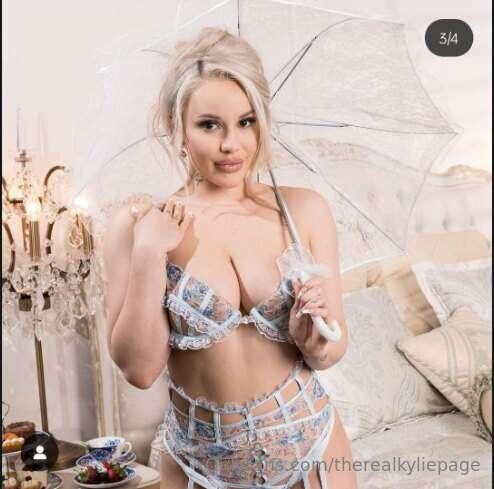 How do you like my favorite outfit?