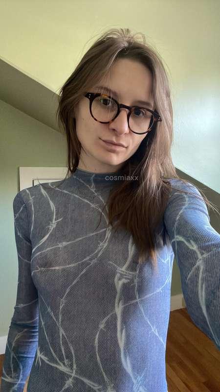 Do you like my new bodysuit? 🖤