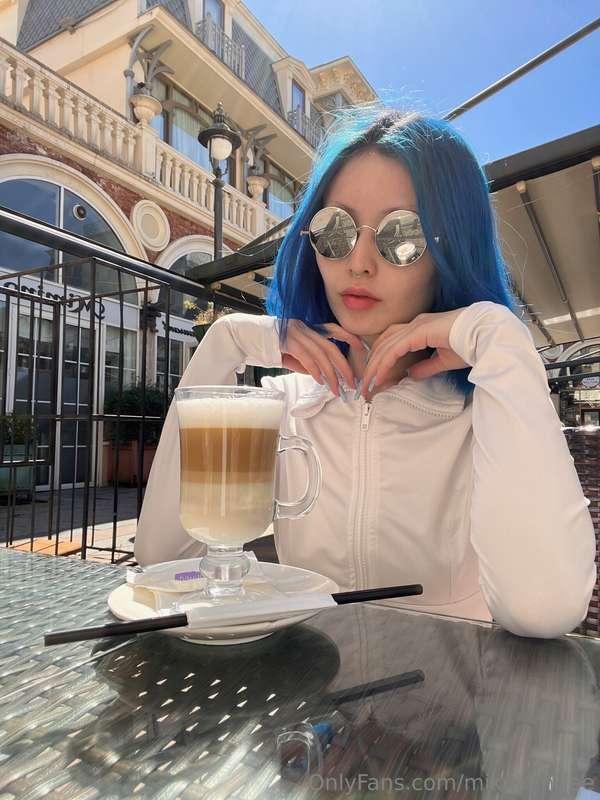 Coffee with or without cream? 🤗