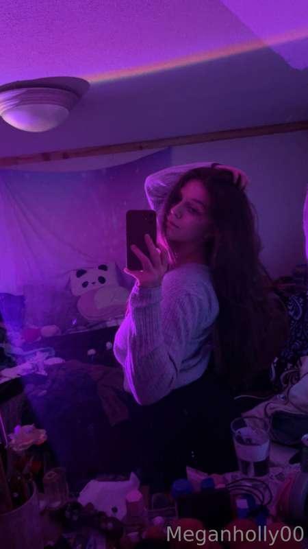 meganholly00 image #1