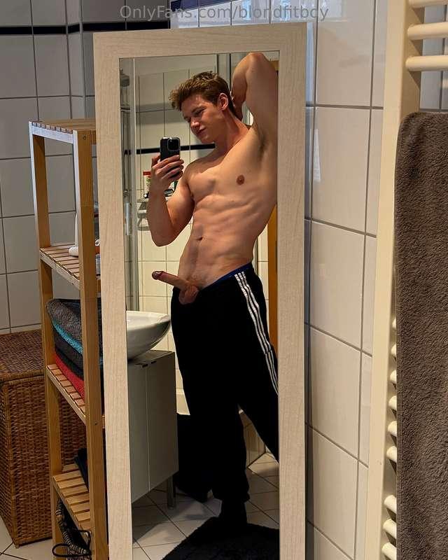 Need someone to suck me off after the gym 🥵🍆💦