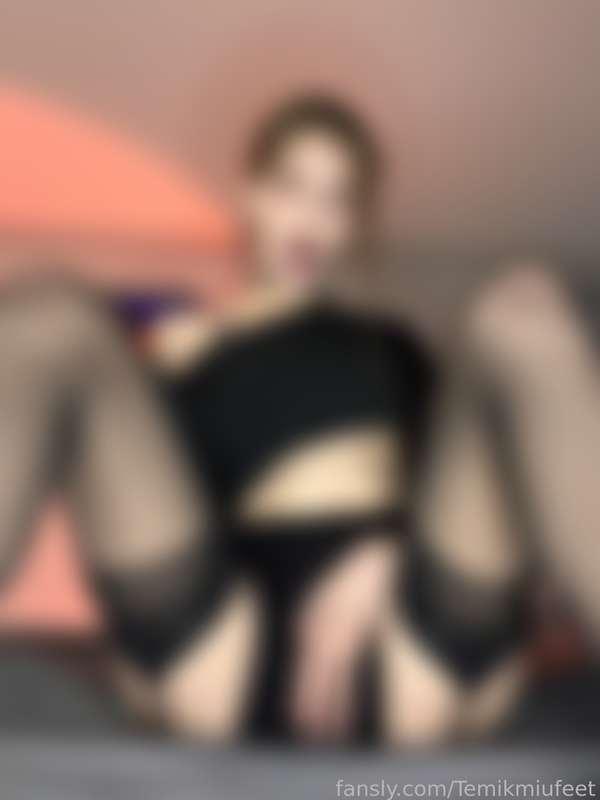 temikmiufeet image #2