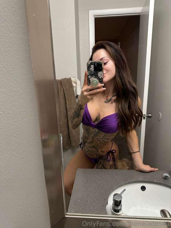 Feeling generous and playful today! 🙃 Hit me up in my DMs wi..