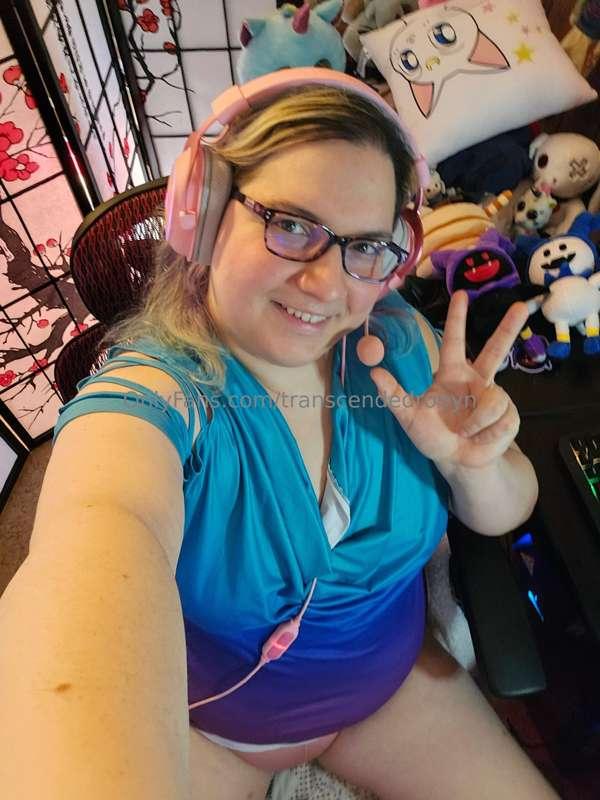 I'm streaming on joystick!! Come hang out!!