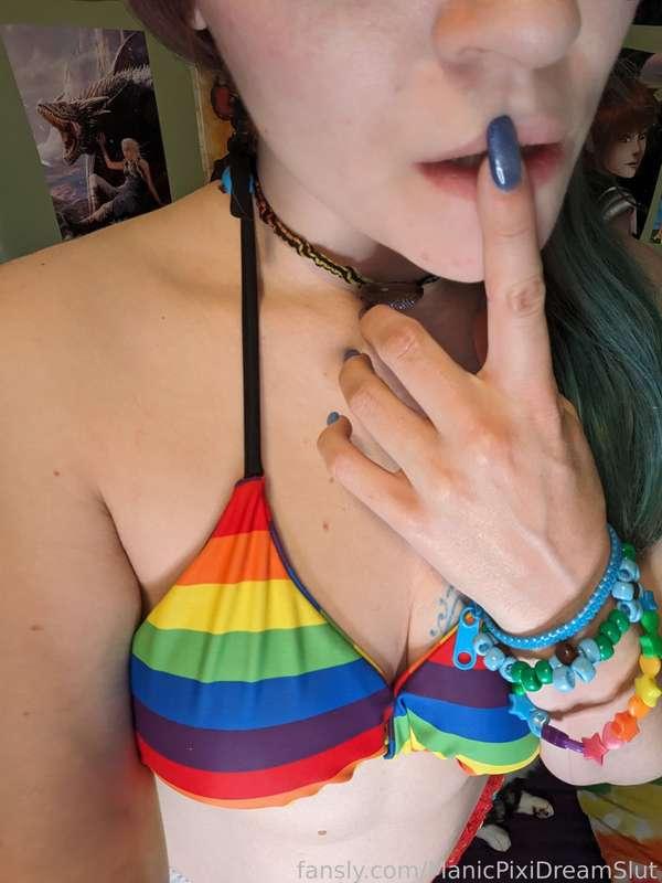 Happy #PRIDE y'all!!

I'm #Genderfluid/#Non-Binary and #Pansexual and proud!! Glad to be your favorite size #slut #pixie #queer 😘