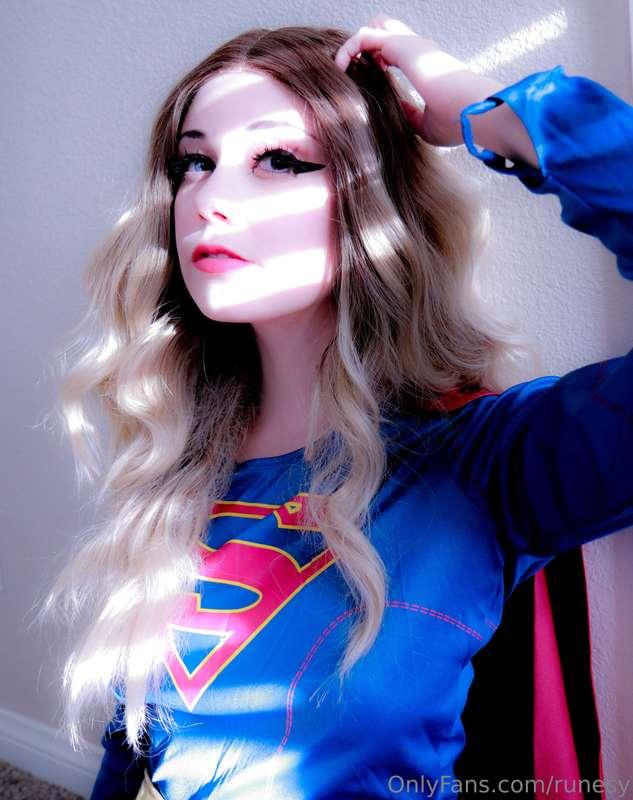 Supergirl <3 Ill be on cb tonight 9pm pacific time