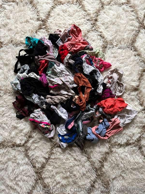 💦💦 Who wants my wet used panties?? 💦💦Sending a 2x3 wallet si..