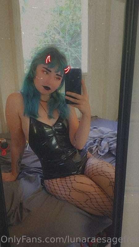 I got so creamy from fucking myself 🥵 I'm so horny today. So..