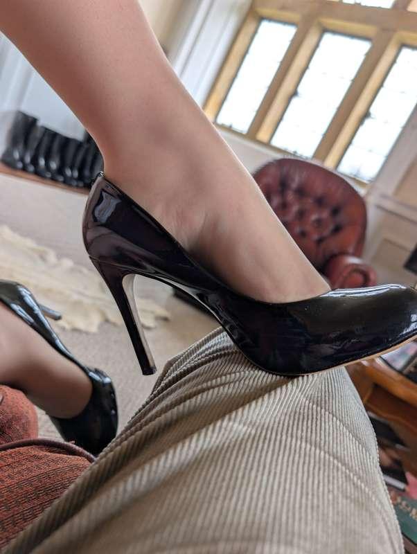 Stepping up the heat 🔥 My high heel on Oscar… who’s next und..