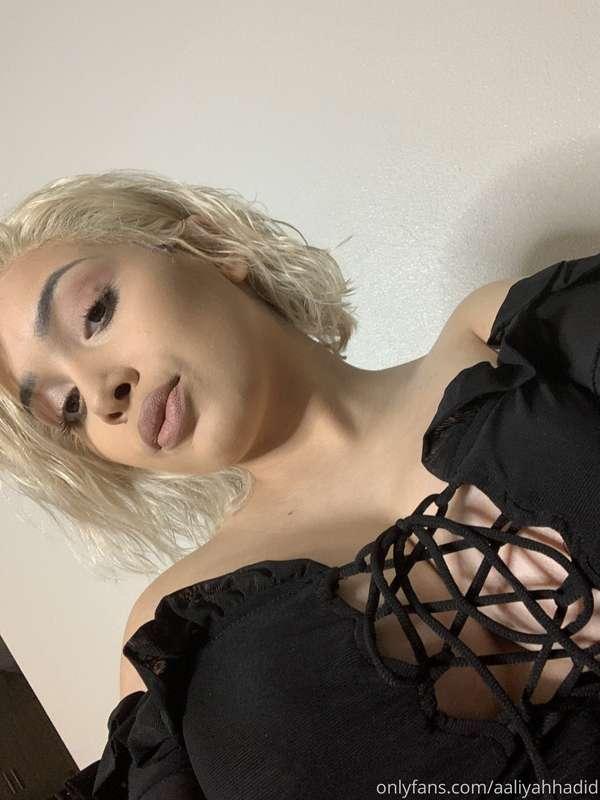 What you on today, babe?😘