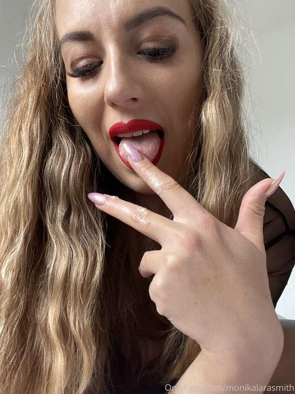 Lick them clean!💦