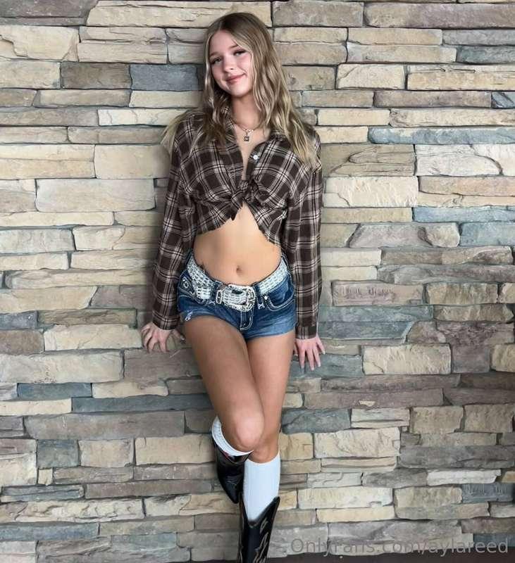 Say hi to your new fave 😍American cutie, brand new to OF@geo..