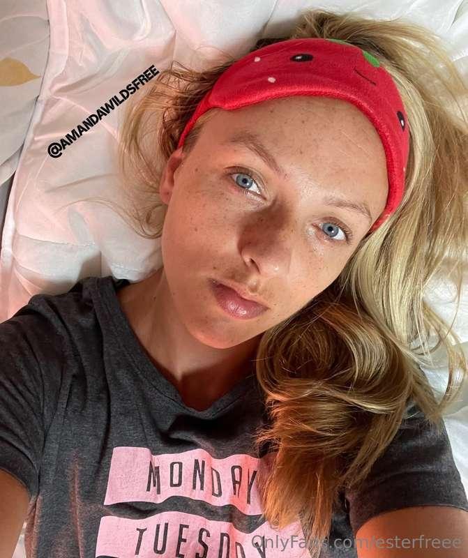 𝑇ℎ𝑖𝑠 𝑛𝑎𝑢𝑔ℎ𝑡𝑦 𝑏𝑙𝑜𝑛𝑑𝑒 𝑤𝑎𝑛𝑡𝑠 𝑡𝑜 𝑚𝑜𝑑𝑒𝑙 𝑓𝑜𝑟 𝑦𝑜𝑢 💕 @amandawildsfre..