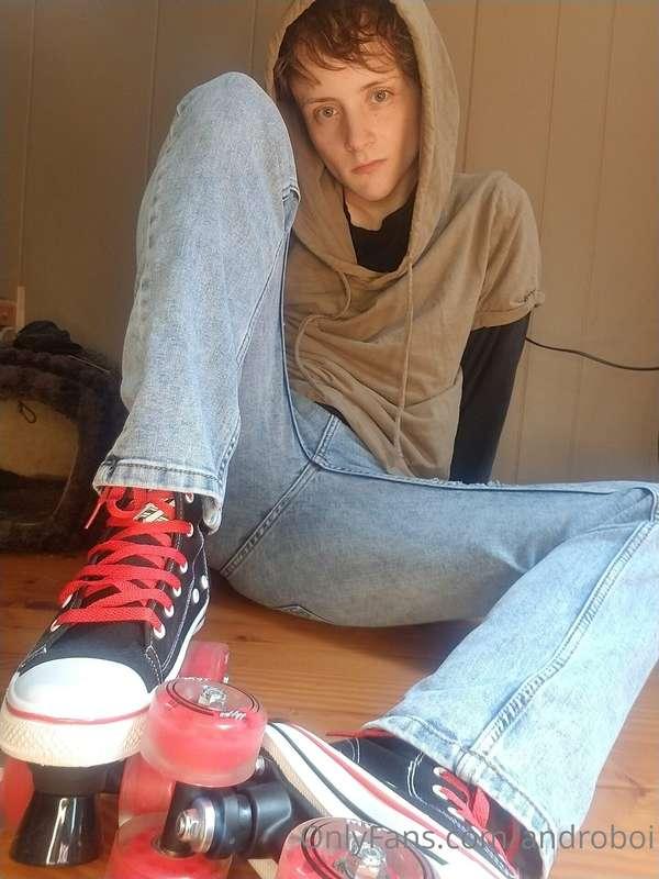Could I be a sk8rboi? 😘🥰😜