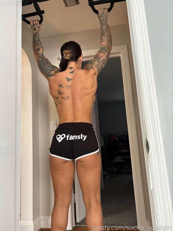Do you like fit, tatted girls? 

#fyp #ass #anal #tats #muscles #fitgirl #smallgirls #brunette #greeneyes #body